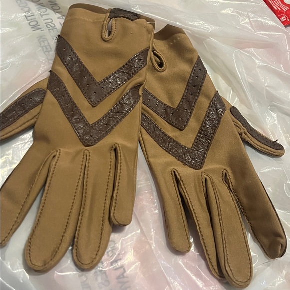 ISOTONER Tan Lined Gloves One Size - Picture 1 of 6